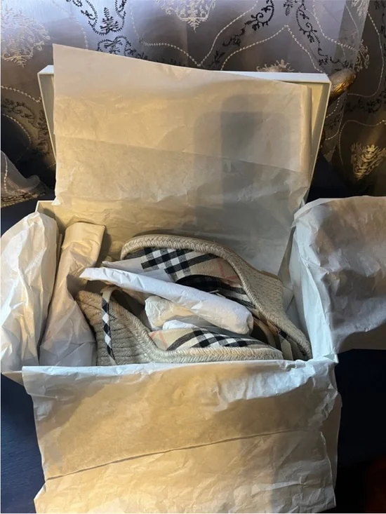 Burberry Check Mews Espadrille Pumps - Picture 9 of 14